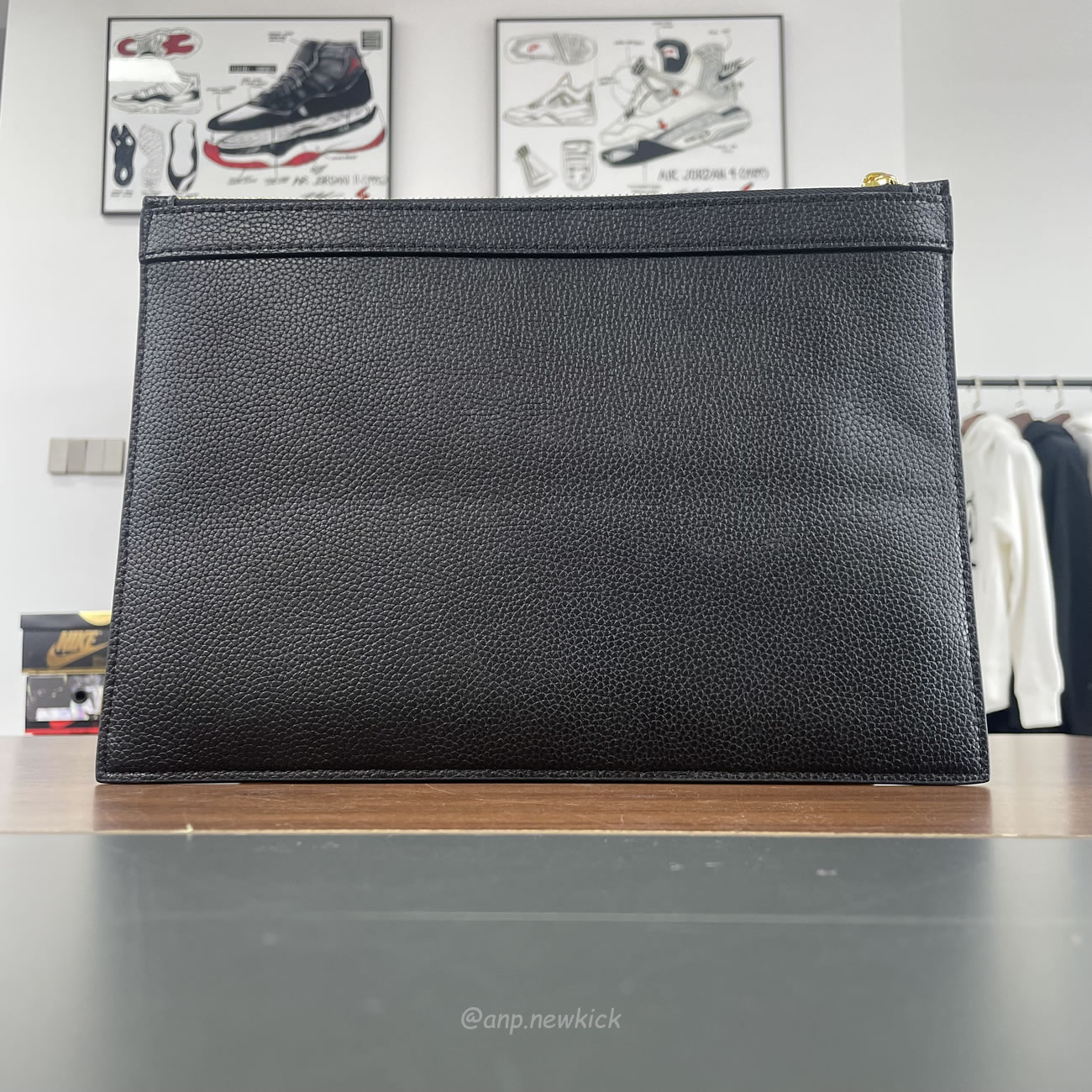 Thom Browne Logo Stamp Leather Document Holder (6) - newkick.vip